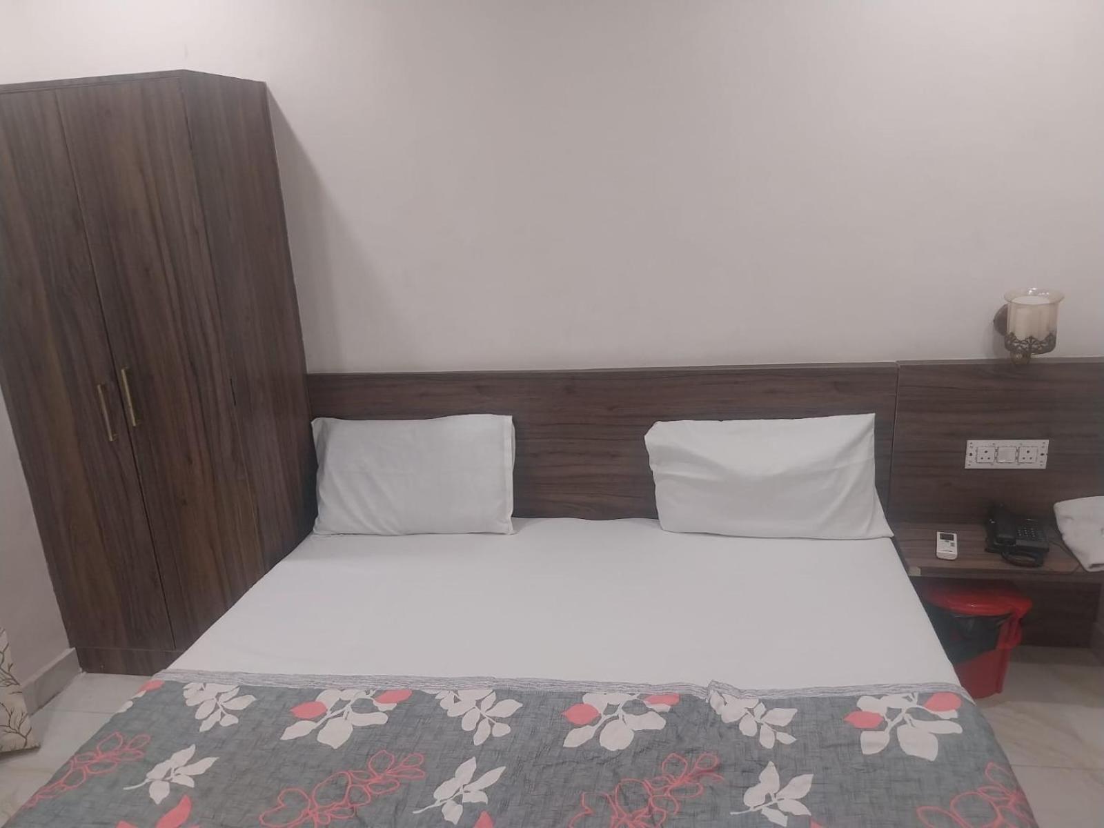Hotel Rovers Inn Амрітсар Номер фото